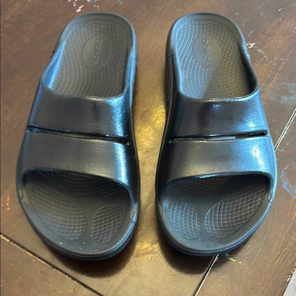 Oofos Dark Slide Sandals
